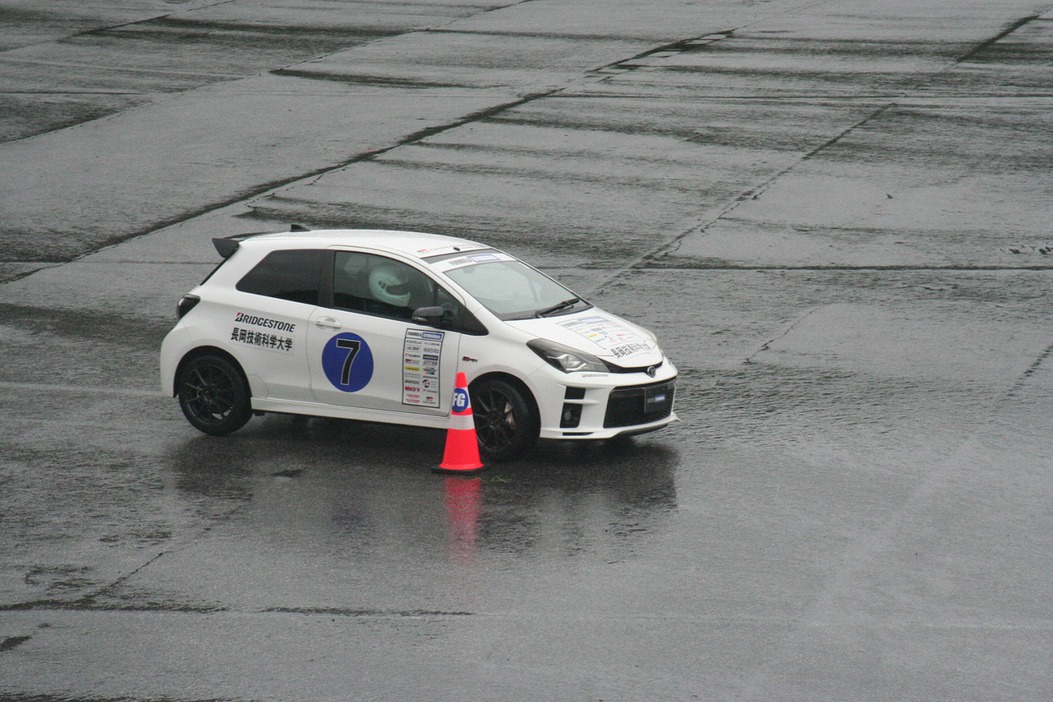 学生たちの熱戦が雨雲を吹き飛ばした「フォーミュラジムカーナ2024全国決勝大会」 〜 画像39