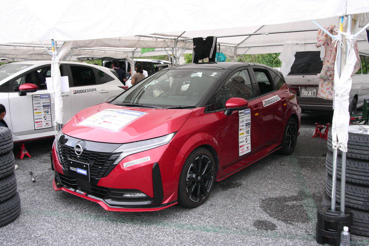 女子クラスの競技車両の日産ノートオーラ 〜 画像4