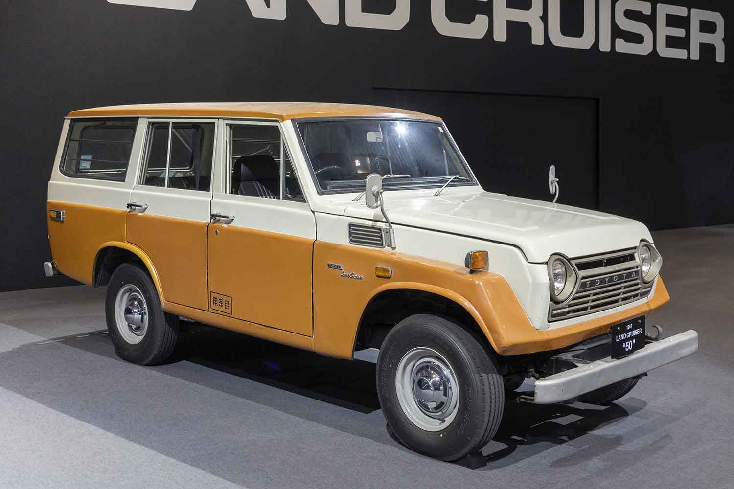 トヨタ・ランドクルーザー（FJ55）のフロントまわり