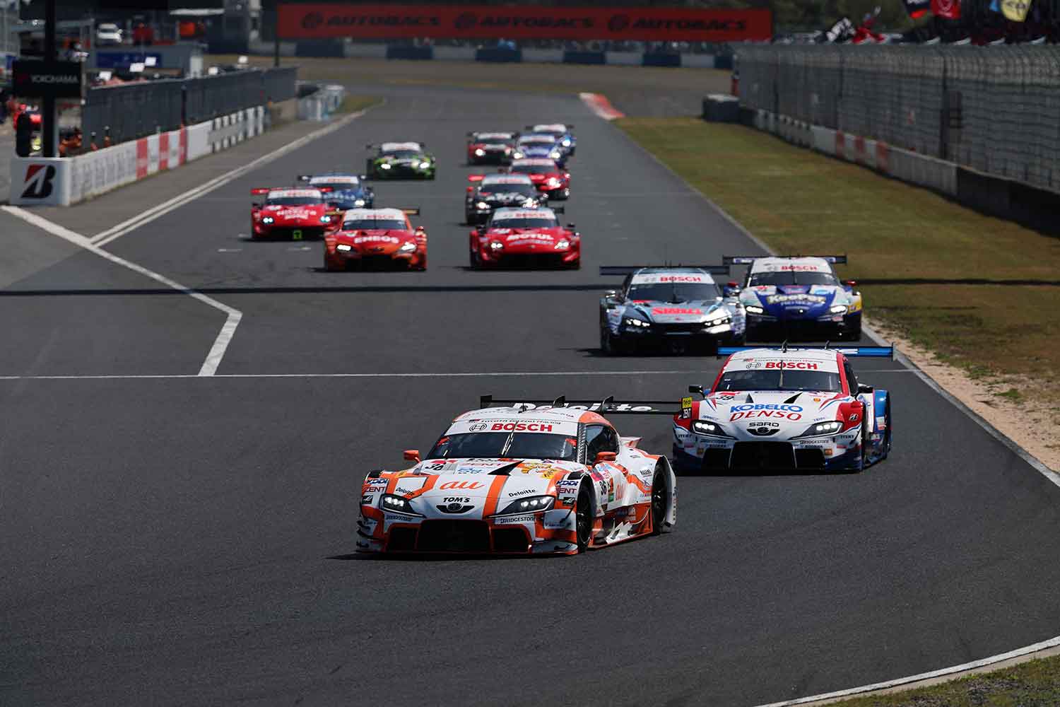 スーパーGTの決勝レースの様子 〜 画像2