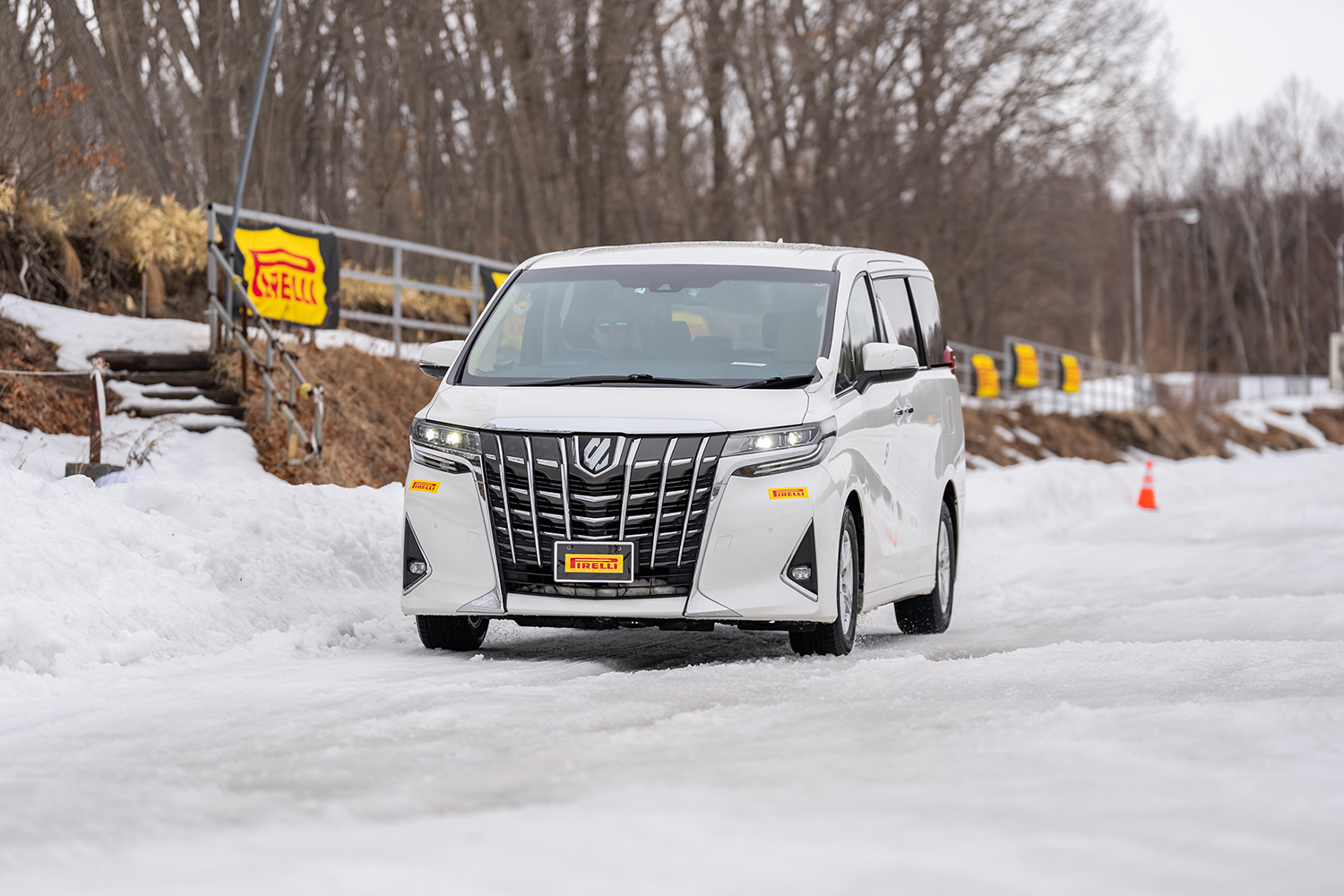 モータージャーナリストの斎藤　聡が雪上でピレリのウインタータイヤを試す 〜 画像21