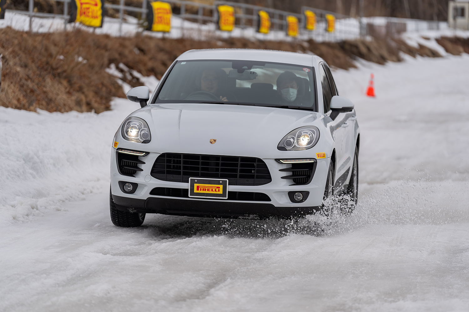 モータージャーナリストの斎藤　聡が雪上でピレリのウインタータイヤを試す 〜 画像68