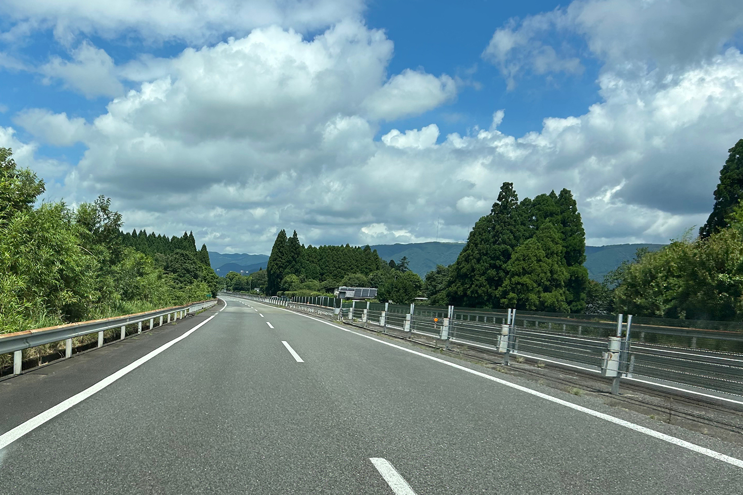 元トラックドライバーが高速道路を安全に走る術を解説