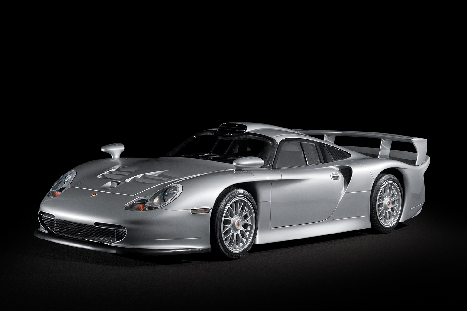 ポルシェ911GT1ストリートバージョンのフロントスタイリング