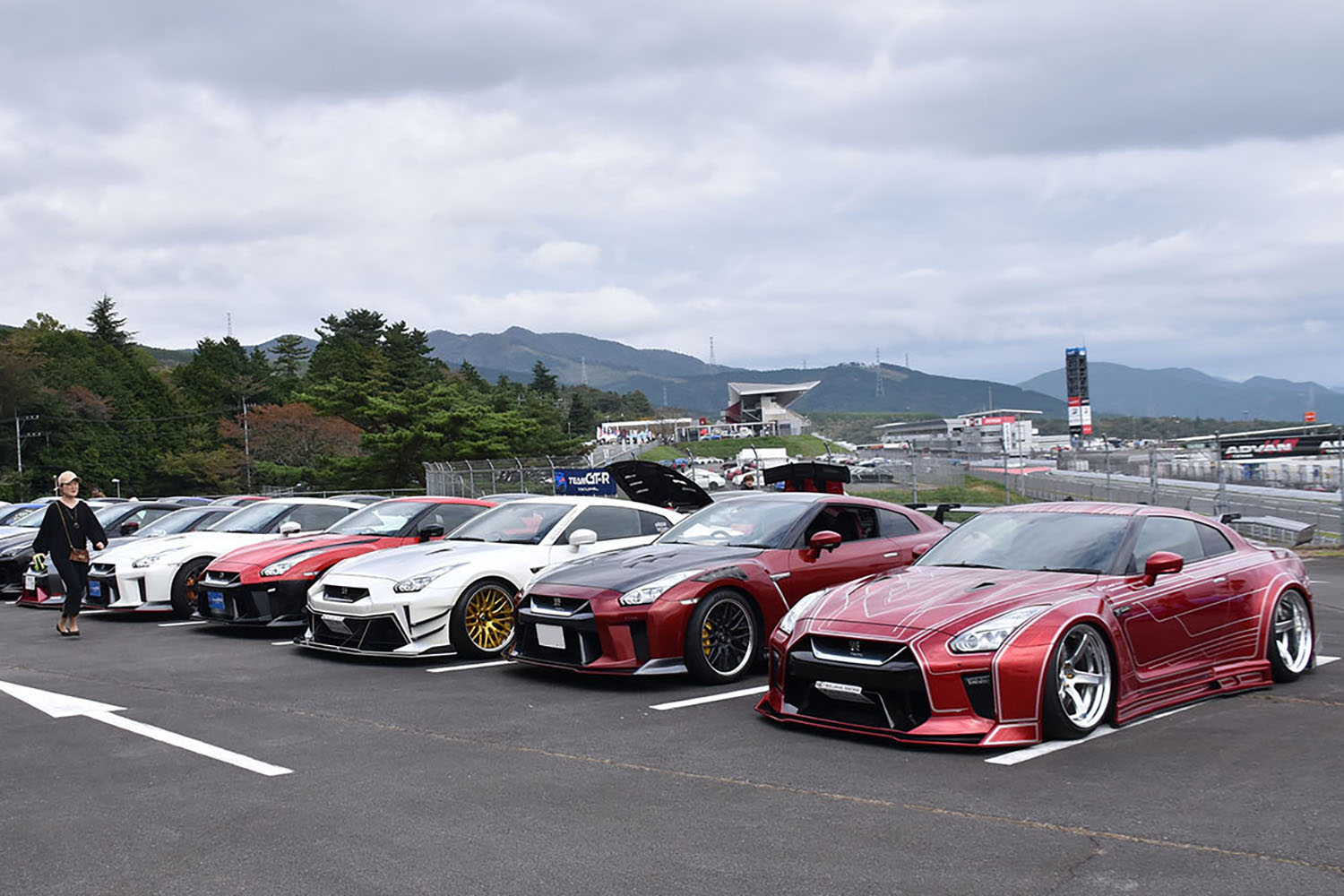 第１回「TEAM GT-R by KUHLミーティング」東日本に約25台集結で圧巻の存在感 〜 画像1