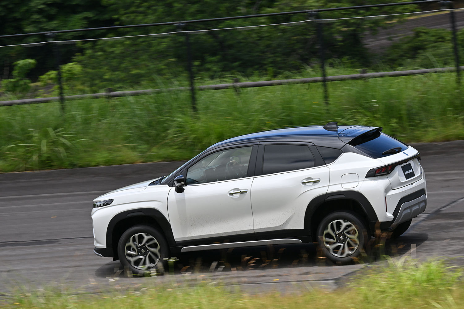 スズキの小型クーペSUV「フロンクス」