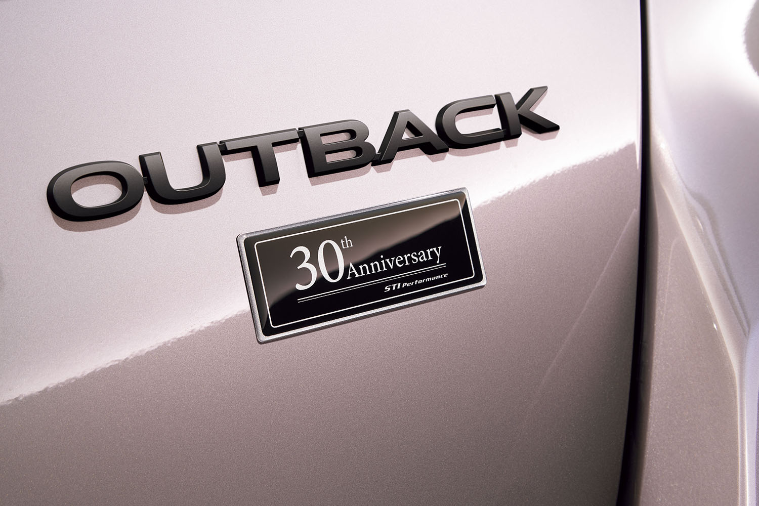 アウトバック30周年を記念した特別仕様車「レガシィ アウトバック 30th Anniversary」が登場