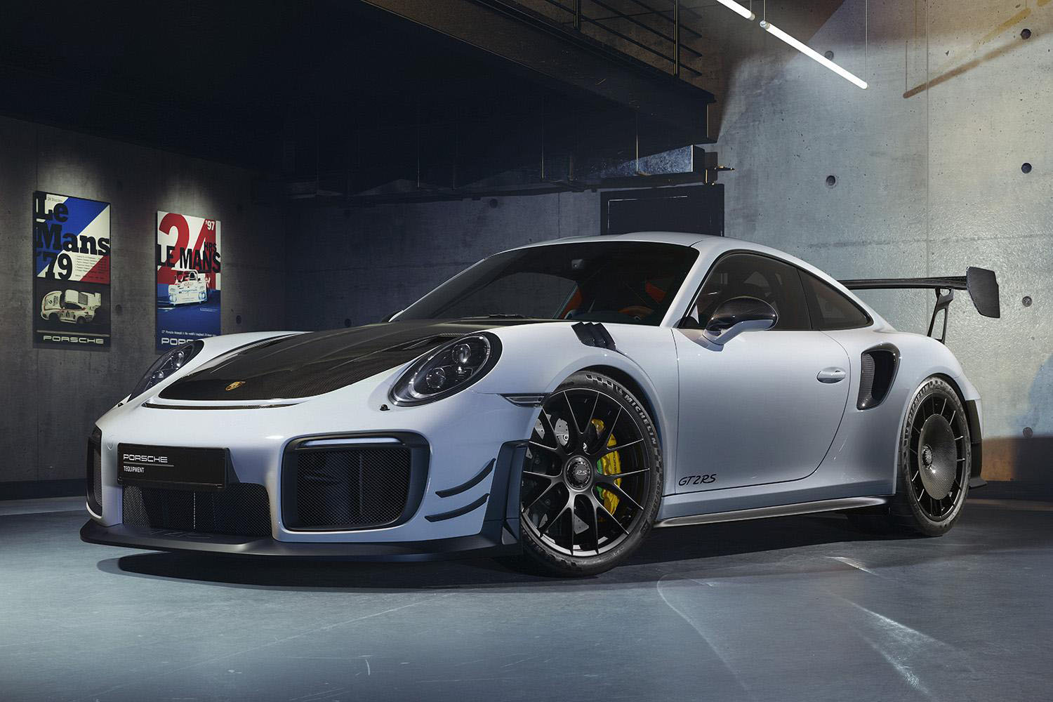 ポルシェ911 GT2RS（992）のフロントスタイリング