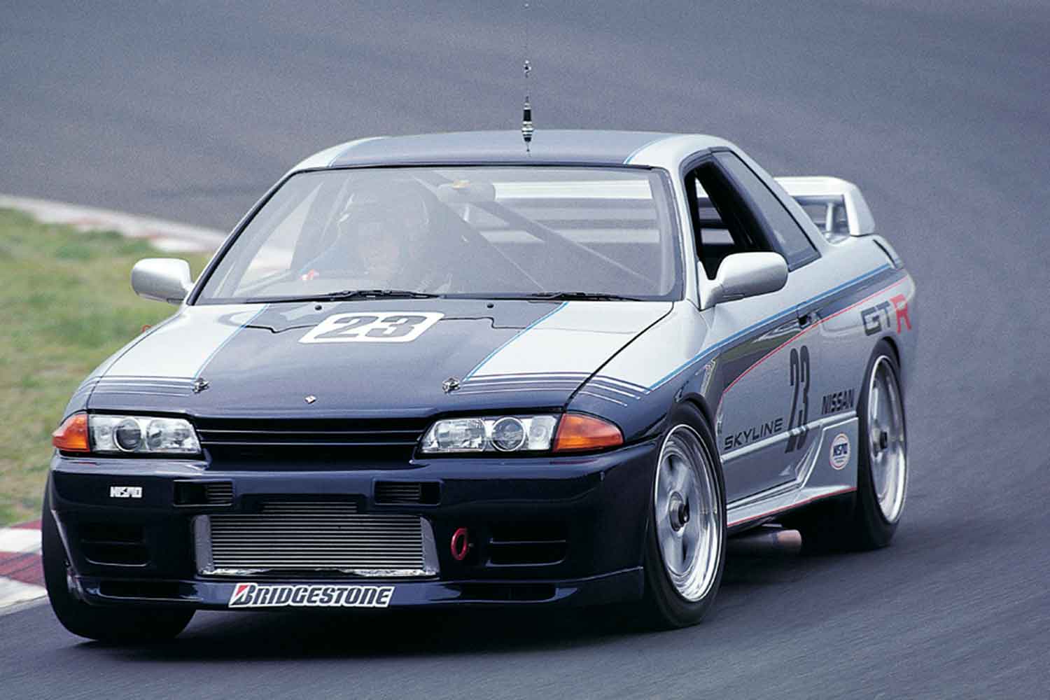 日産スカイラインGT-R（R32のGr.Aテストカー）の走行写真