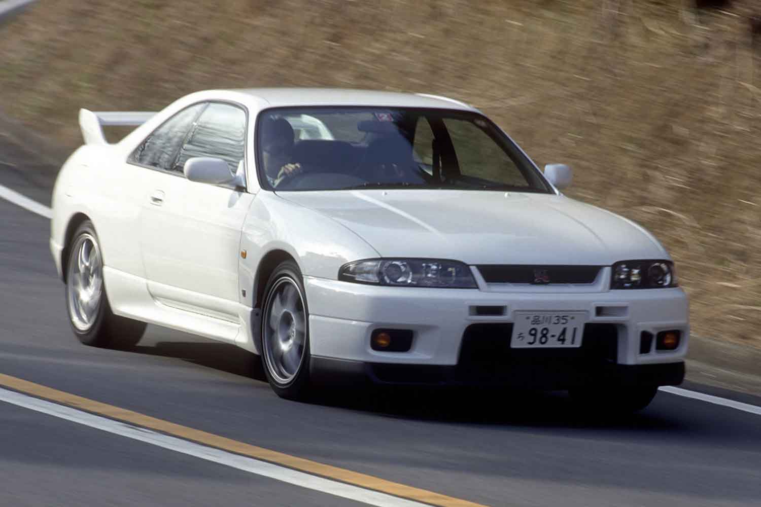 日産スカイラインGT-R（R33）の走行写真