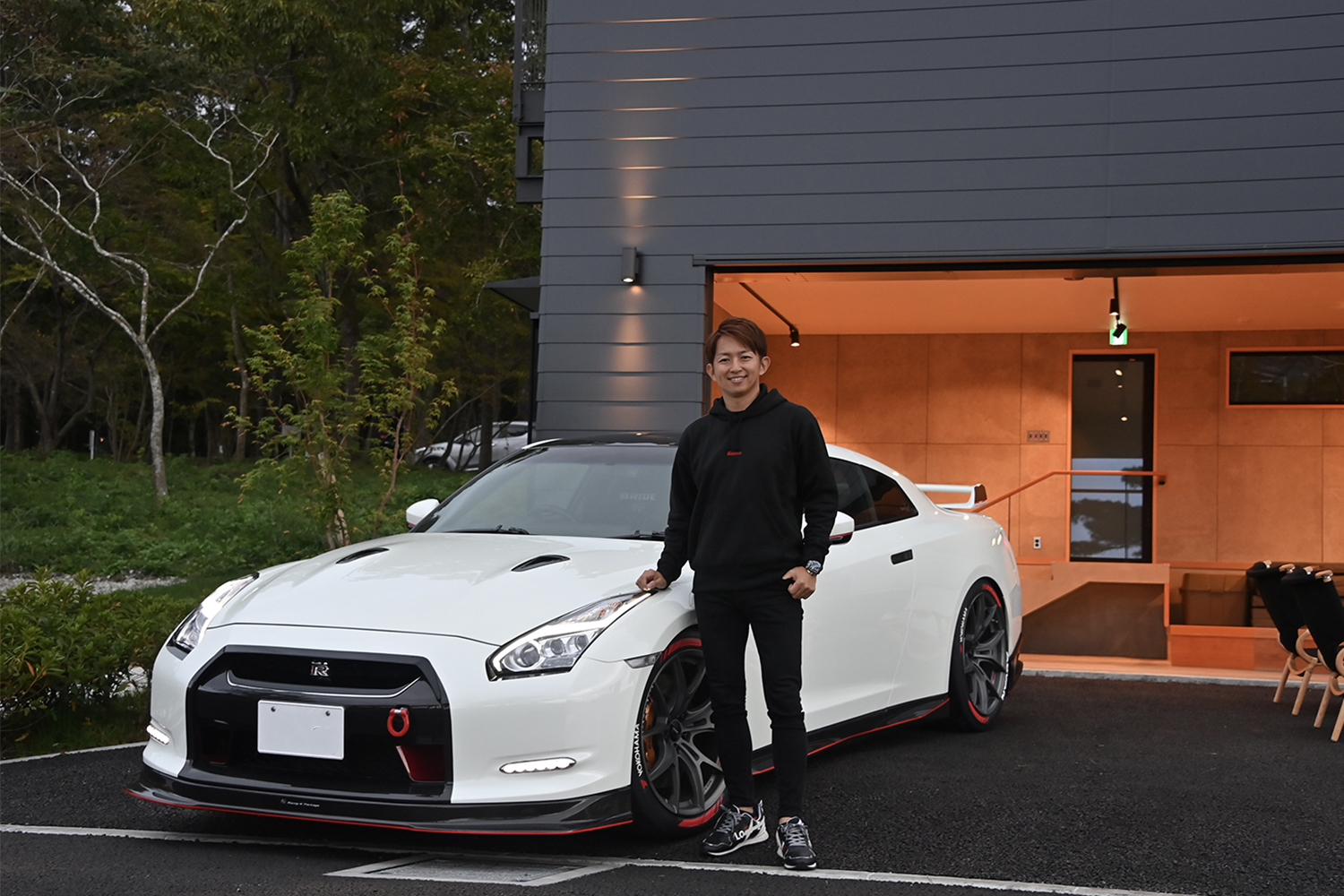 平手選手と愛車のGT-R