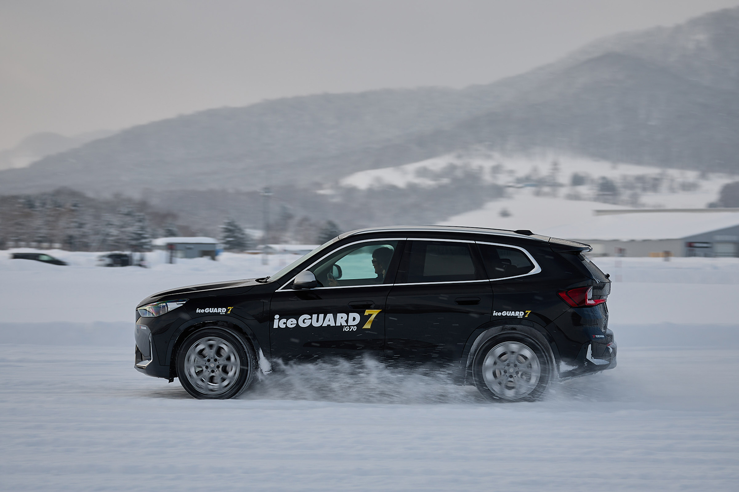 ヨコハマタイヤ TTCH（北海道タイヤテストセンター）でのテスト風景（BMW iX1） 〜 画像132