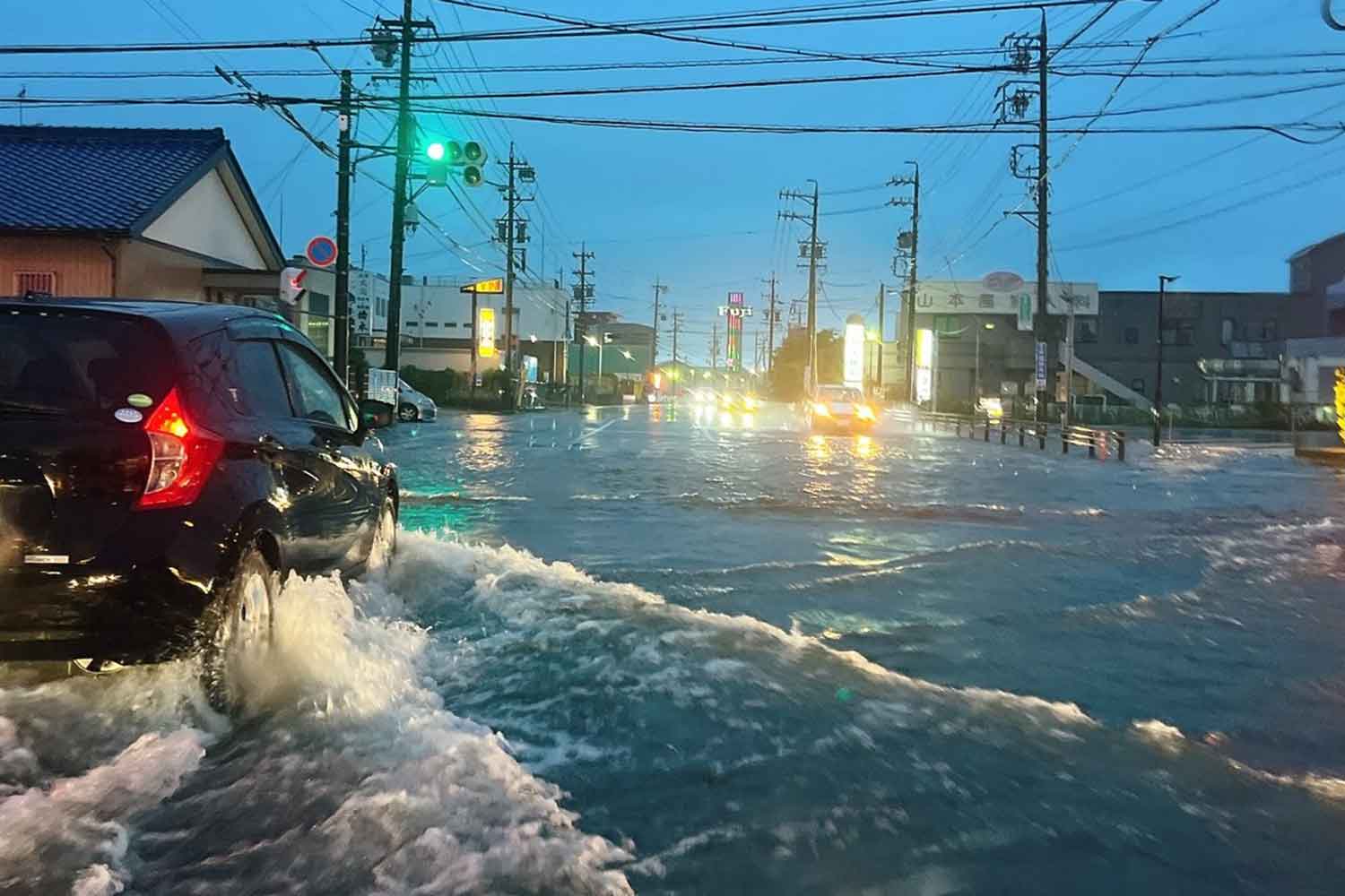 冠水している道路の様子