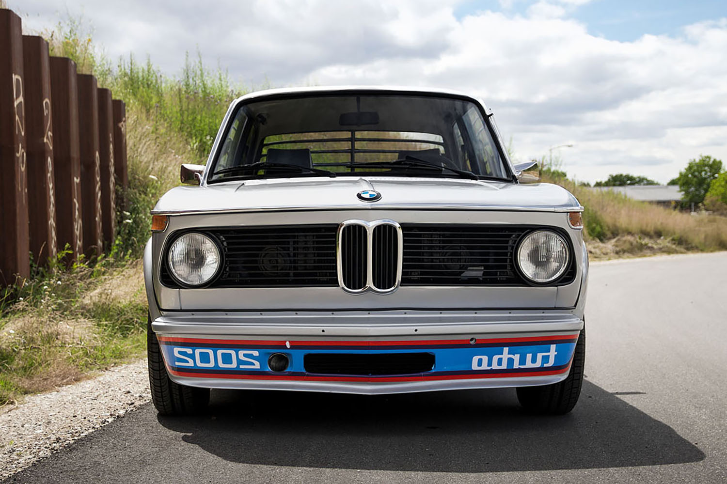 BMW2002ターボは元祖「羊の皮を被った狼」だった