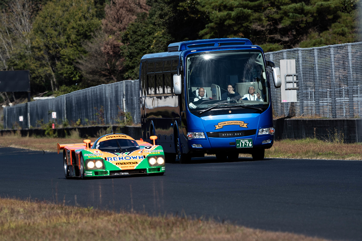 サーキットサファリのバスと787B 〜 画像12