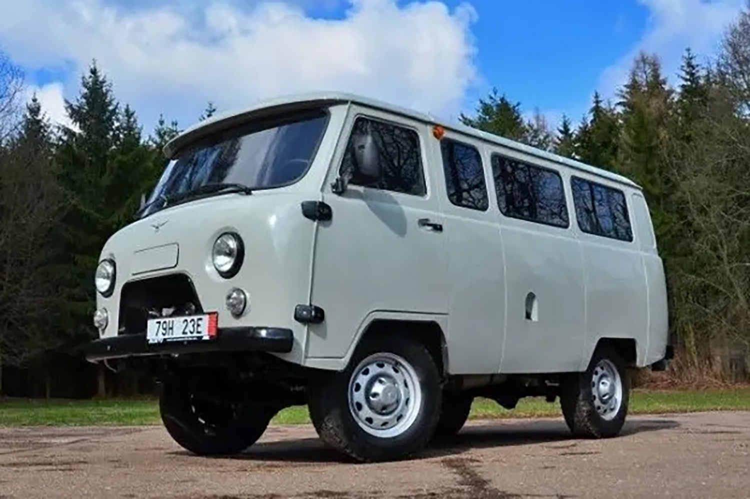 UAZ-452のフロントスタイリング 〜 画像16