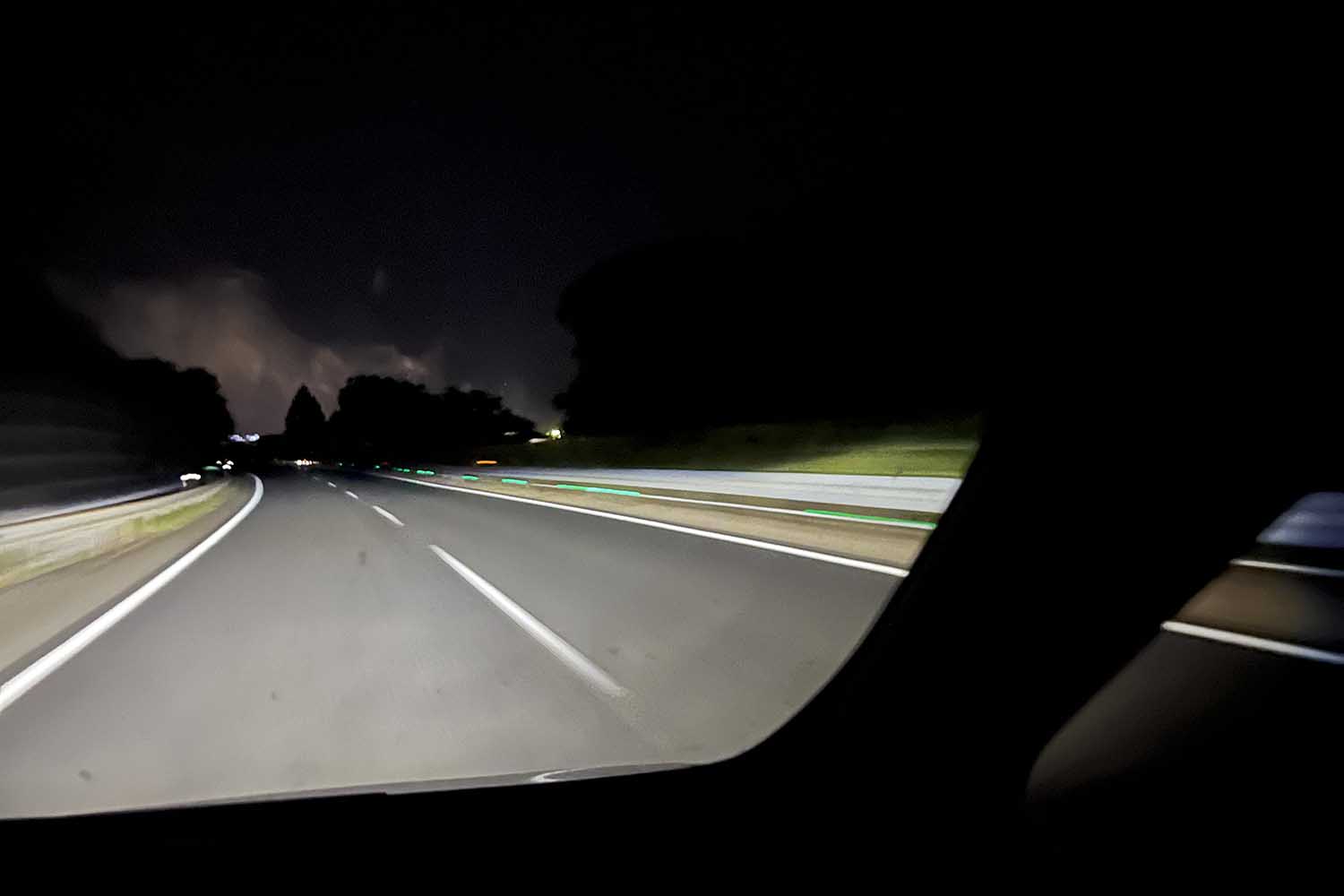 夜の高速道路のイメージ 〜 画像4