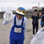 【画像】さかなクンが参加者と一緒に砂浜をギョギョッとお掃除！　鎌倉市の由比ヶ浜海水浴場で行われた「Hondaビーチクリーン活動」で475kgのゴミを回収 〜 画像13