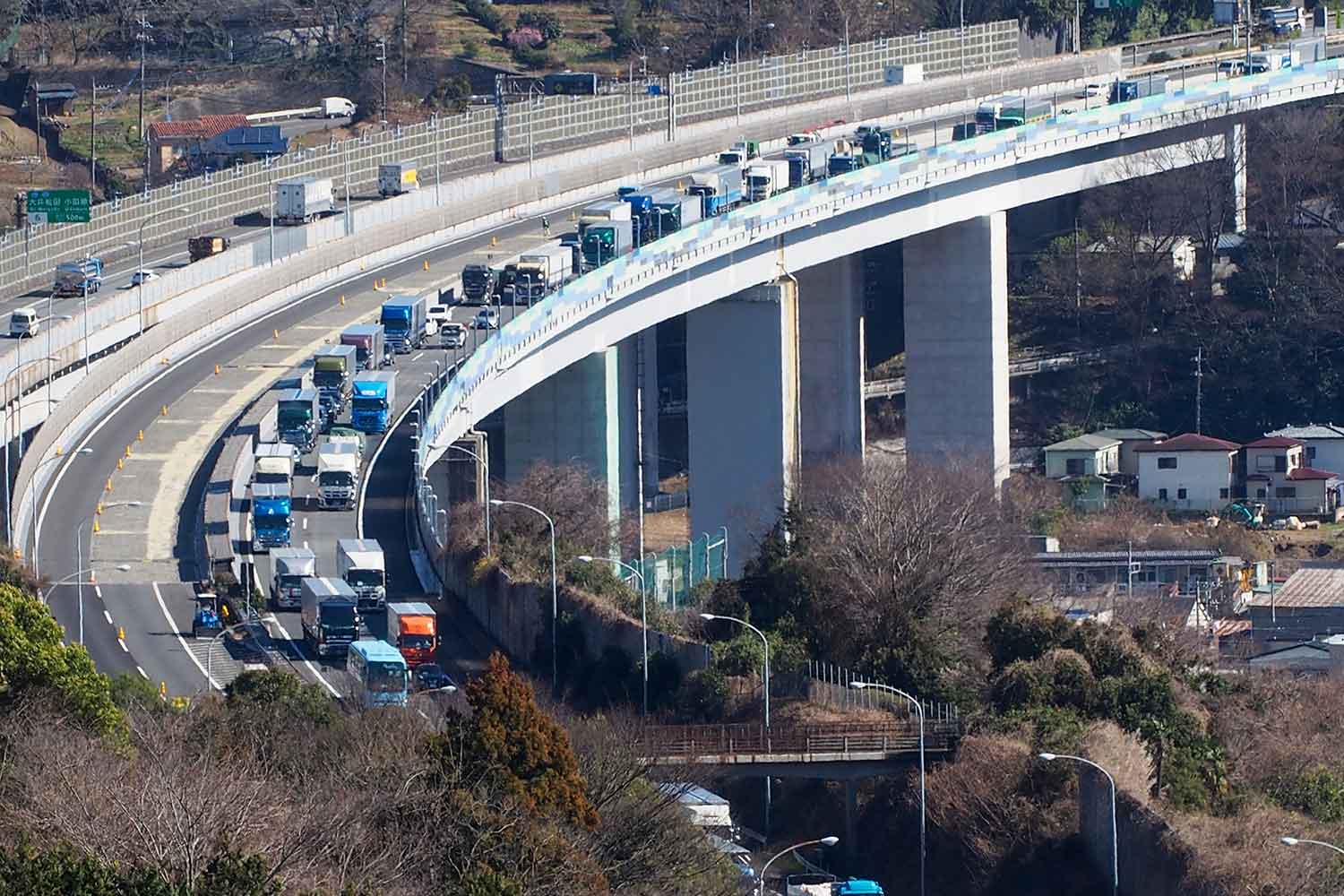 東名高速道路の大井松田IC付近の道路状況 〜 画像5