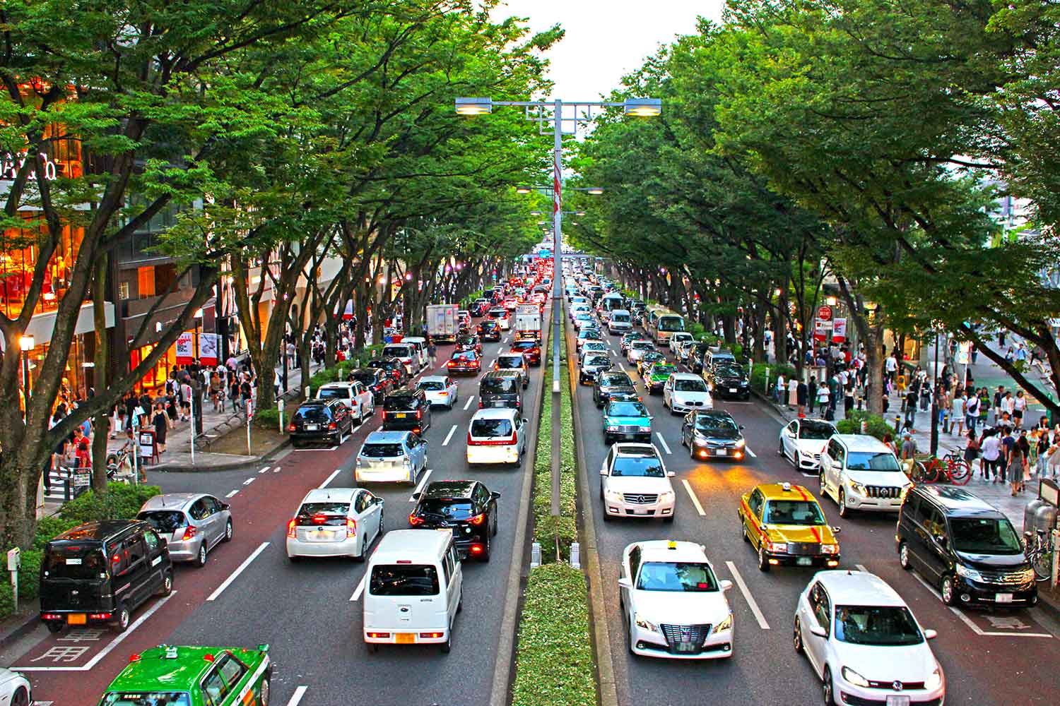 都内の渋滞している道路