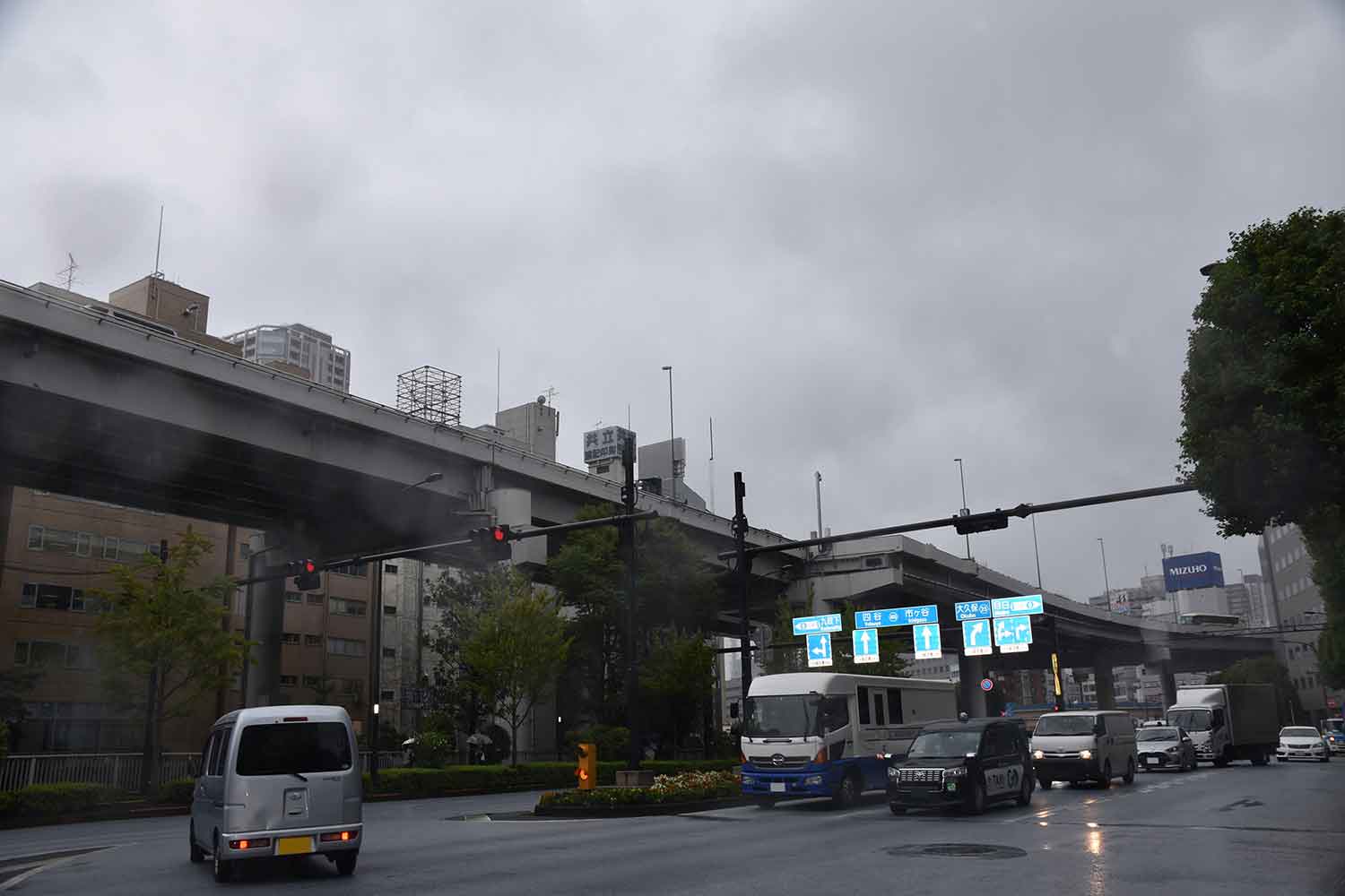 高速道路の「イカの耳」