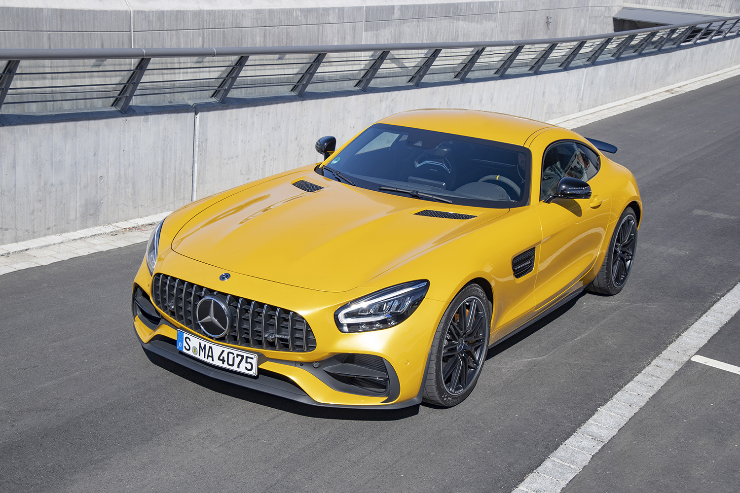 メルセデスAMG GT Sのフロントスタイリング 〜 画像10