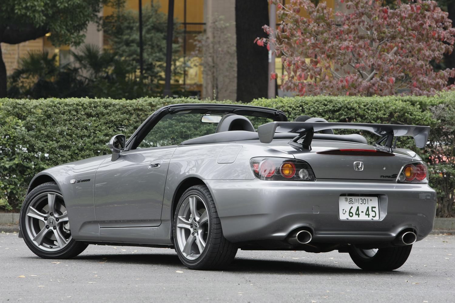 ホンダS2000（後期型タイプS）のリヤスタイリング