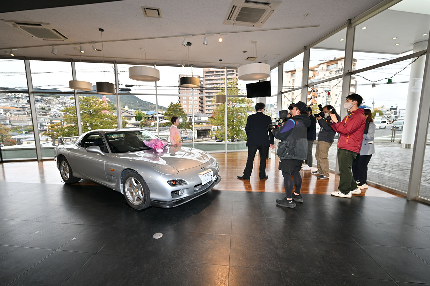 80歳まで25年間RX-7に乗り続けた女性オーナーからマツダへの車両譲渡が決まり返還セレモニーが行われた 〜 画像2