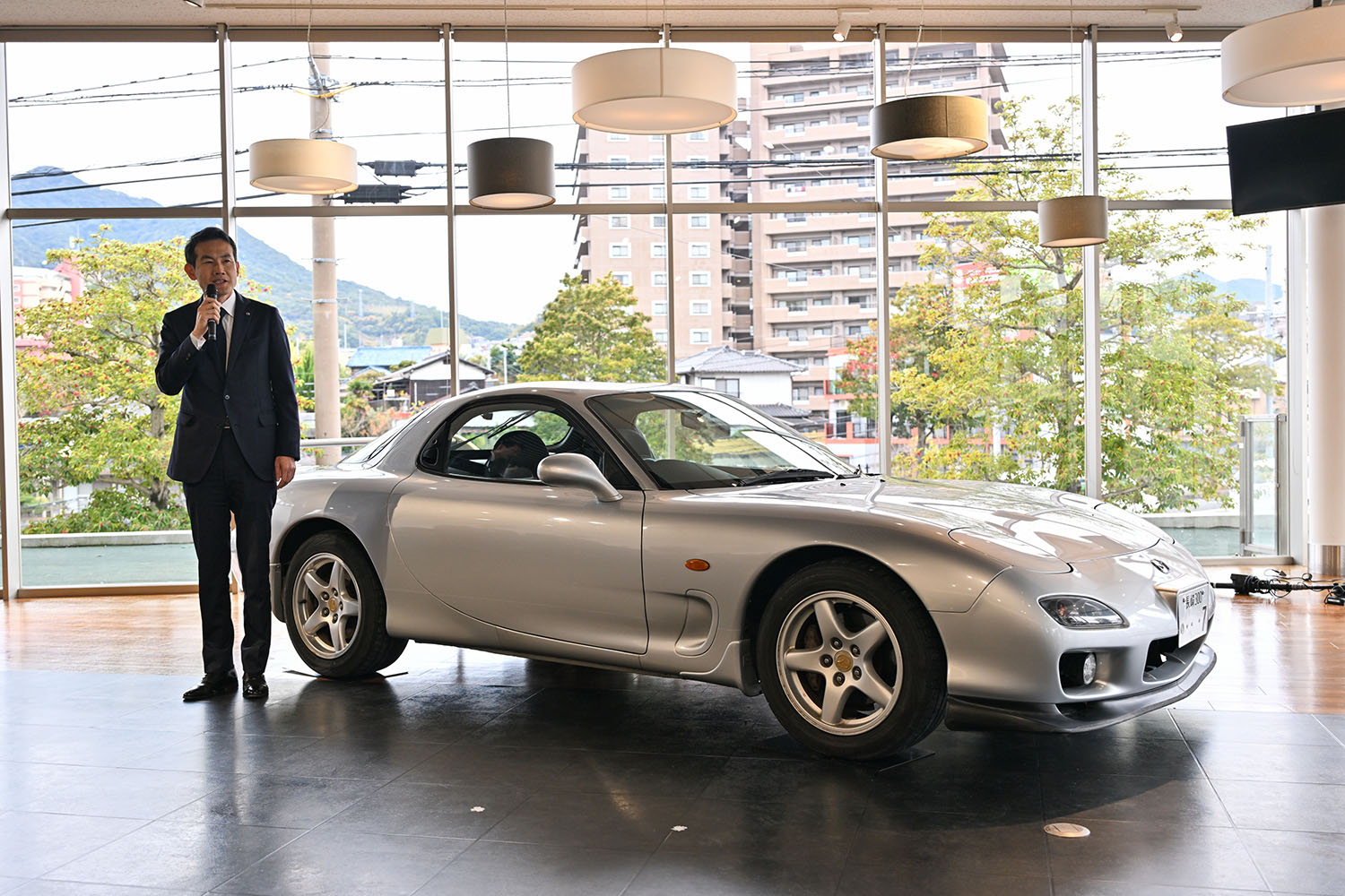 80歳まで25年間RX-7に乗り続けた女性オーナーからマツダへの車両譲渡が決まり返還セレモニーが行われた 〜 画像20