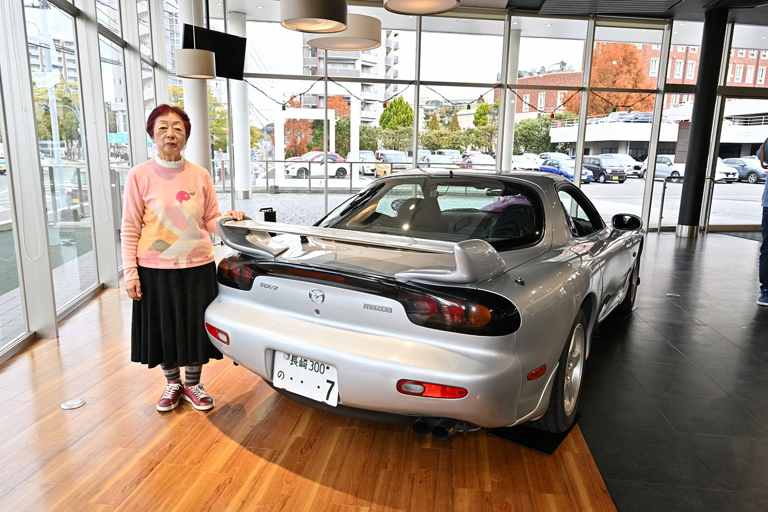 80歳まで25年間RX-7に乗り続けた女性オーナーからマツダへの車両譲渡が決まり返還セレモニーが行われた 〜 画像38