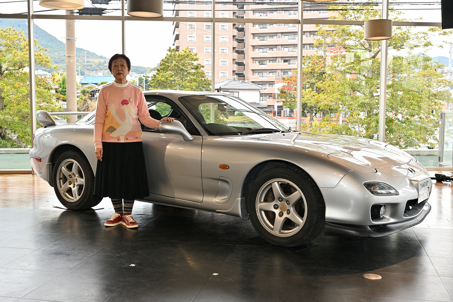 80歳まで25年間RX-7に乗り続けた女性オーナーからマツダへの車両譲渡が決まり返還セレモニーが行われた 〜 画像53