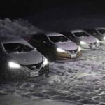 大雪での立ち往生を考えるとEVは怖い……は思い込み！　なんならエンジン車のほうが危険にさらされる可能性すらあった