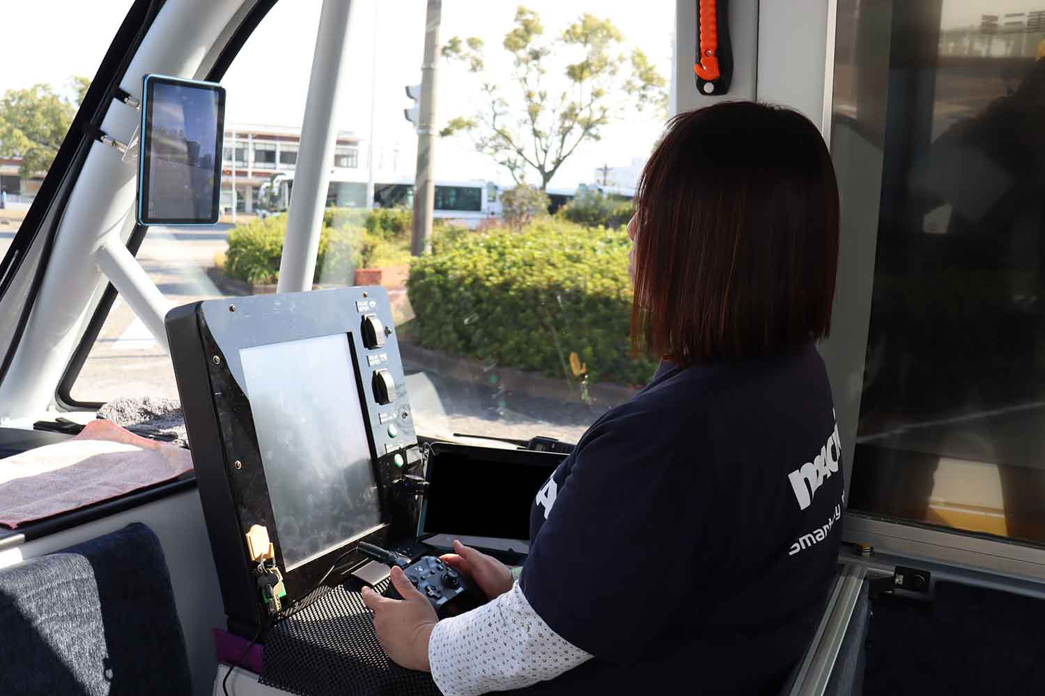 自動運転車に監視役が乗車している様子 〜 画像5