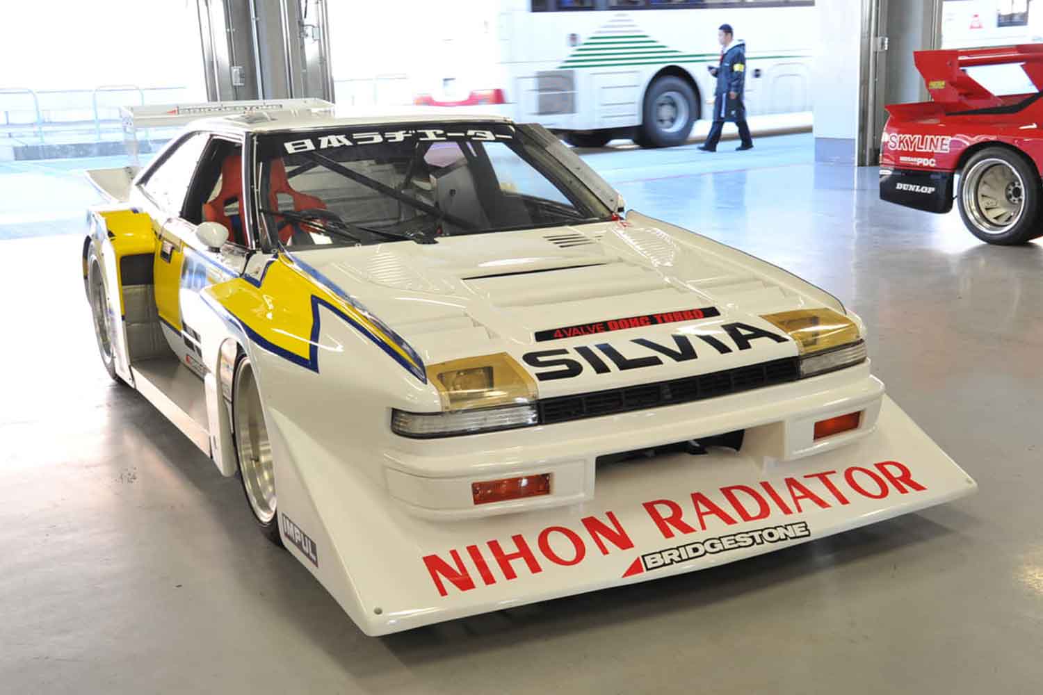 シルエットフォーミュラの「ニチラインパル日産シルビアターボ」（S110）のフロントまわり