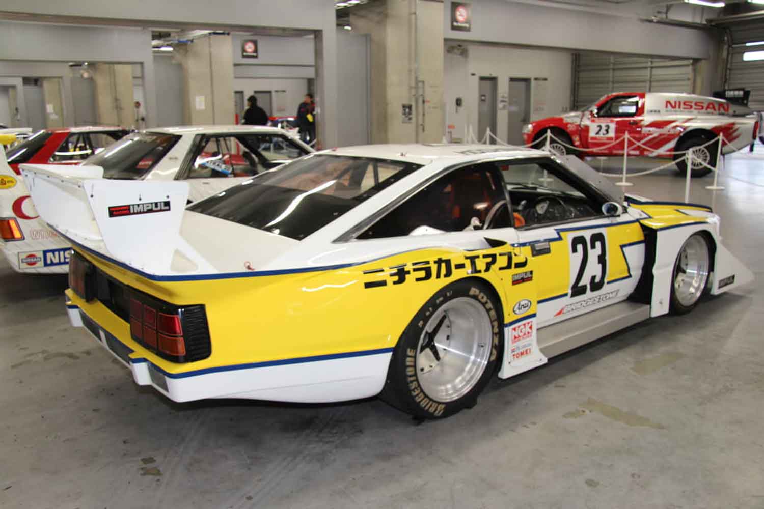 シルエットフォーミュラの「ニチラインパル日産シルビアターボ」（S110）のリヤまわり