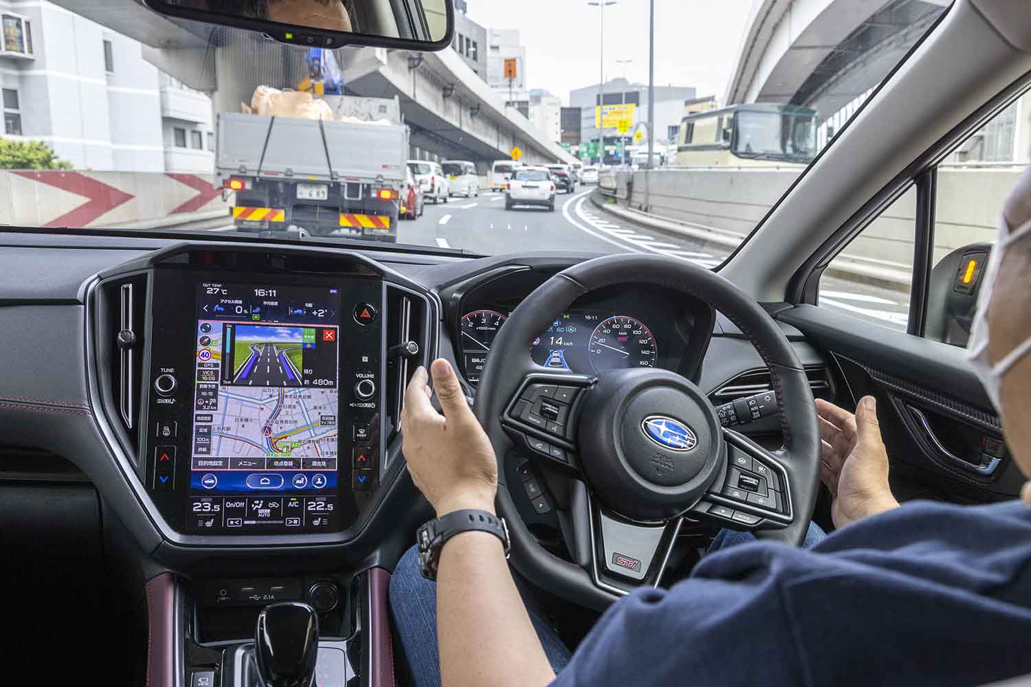 手放し運転まで実現させた現代の運転支援技術