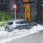 クルマでの冠水路の通行は想像以上に危険！　基本「10cm」を超えたら避けるのが正解だった!!