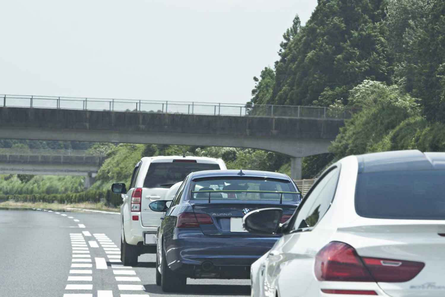 追越車線で居座っている前走車の様子 〜 画像4