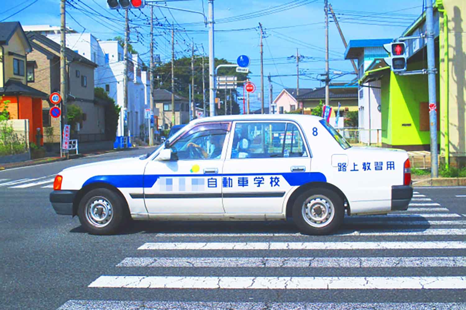 実地教習をしている教習車 〜 画像6