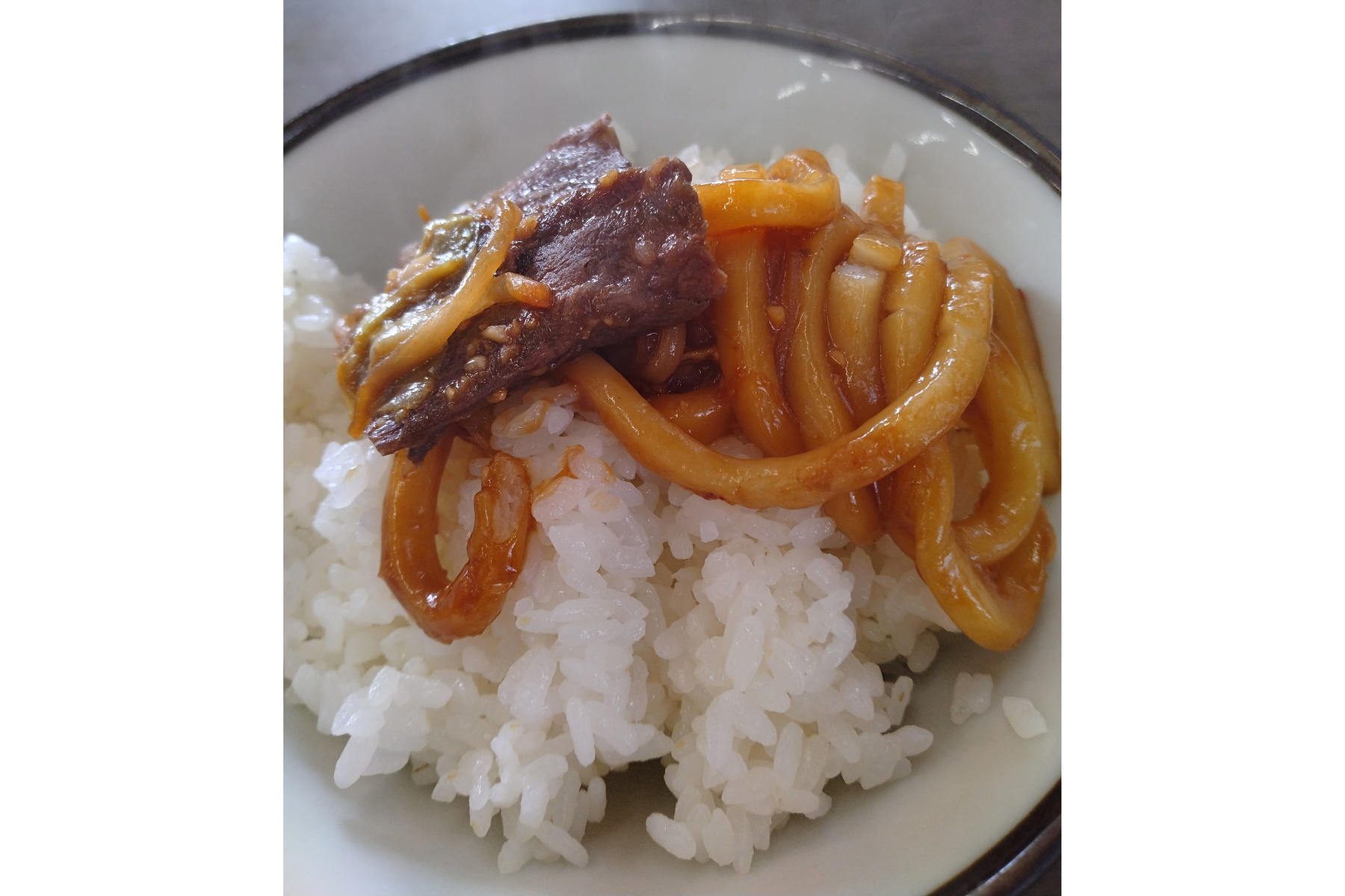 「かめやま食堂」のみそ焼きうどん