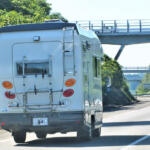 【画像】横転事故が話題に上るキャンピングカー！　そもそもキャンピングカーは横転しやすいのか？ 〜 画像1