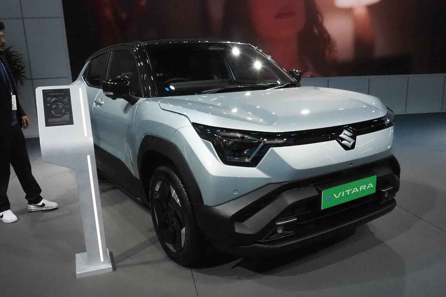 スズキブースに展示されていた「e VITARA」