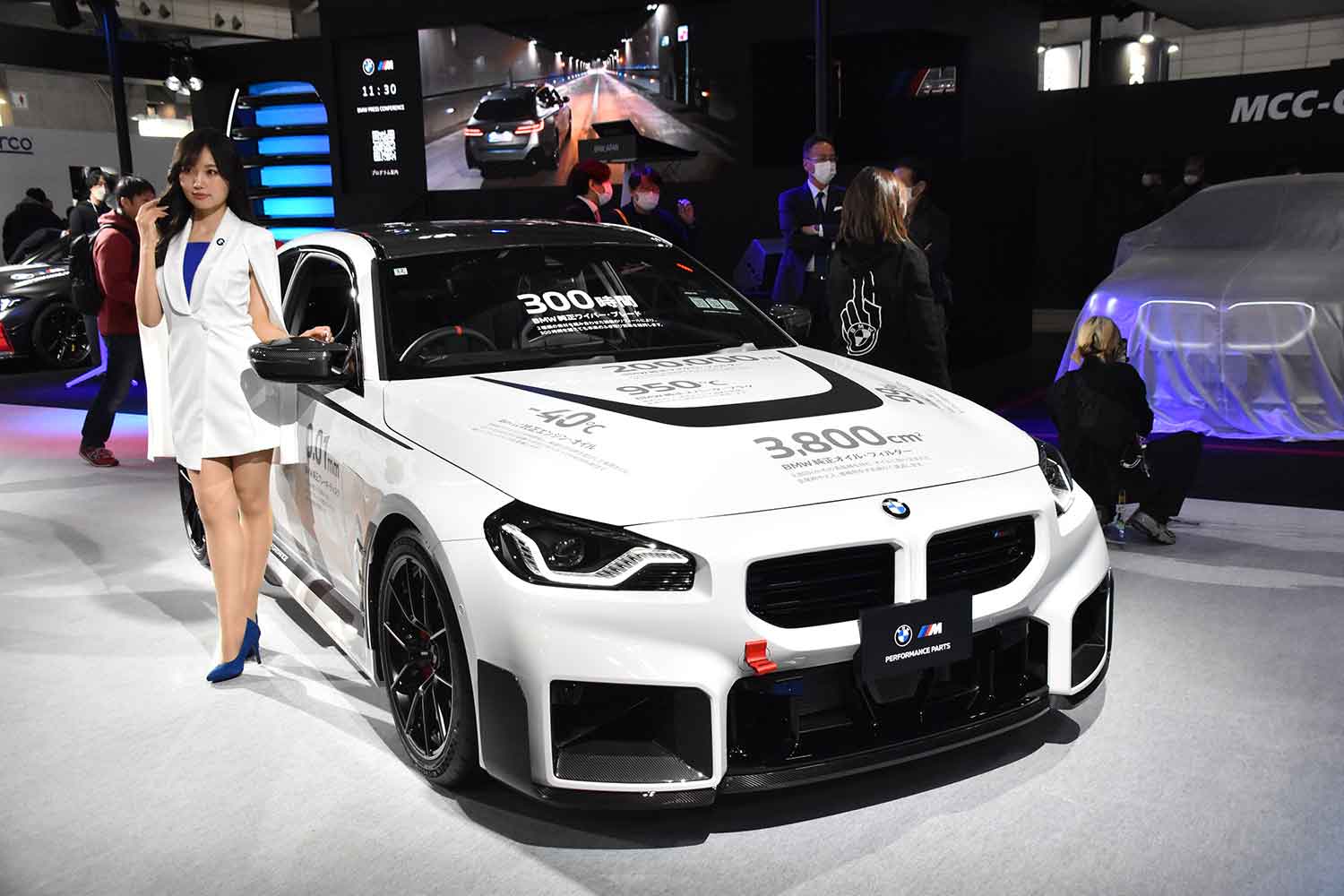 BMWブースに展示されていたM2クーペ M パフォーマンスパーツ装着車