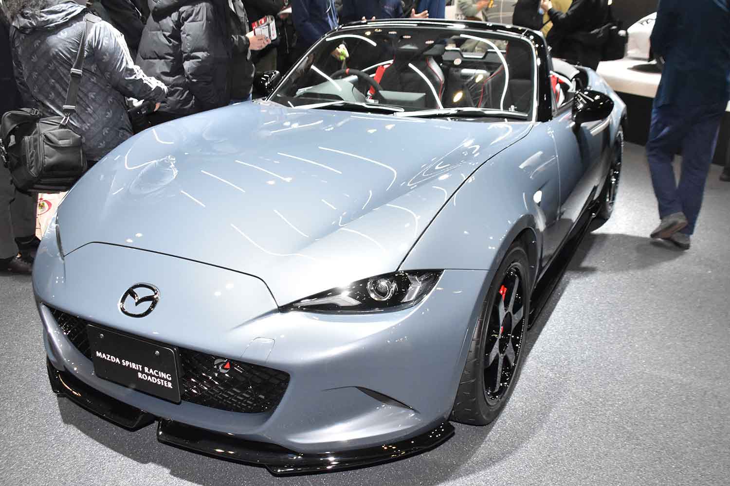 量産モデルとなる「MAZDA SPIRIT RACING ROADSTER」