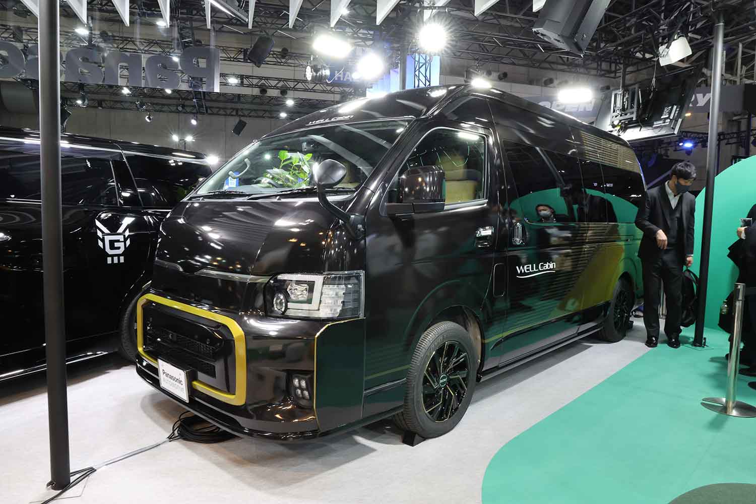 ハイエースのカスタム車両「WELL Cabin GranLuxe（ウェル･キャビン･グランラグゼ）」のフロントまわり