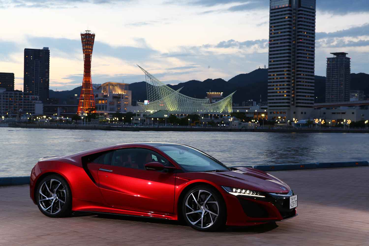 バレンシアレッド・パールに塗装されたホンダNSX（NC1） 〜 画像3