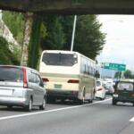 【画像】ぶっちゃけそこら中で見かける！　「動いてないからいいじゃん」で渋滞中にやりがちな道路交通法違反５つ 〜 画像6