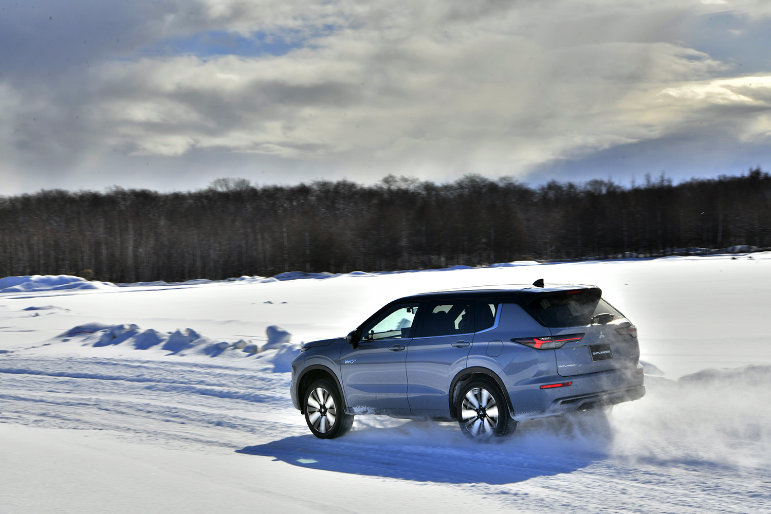 モータージャーナリストの中谷明彦がアウトランダーPHEV&トライトンに雪上試乗 〜 画像11