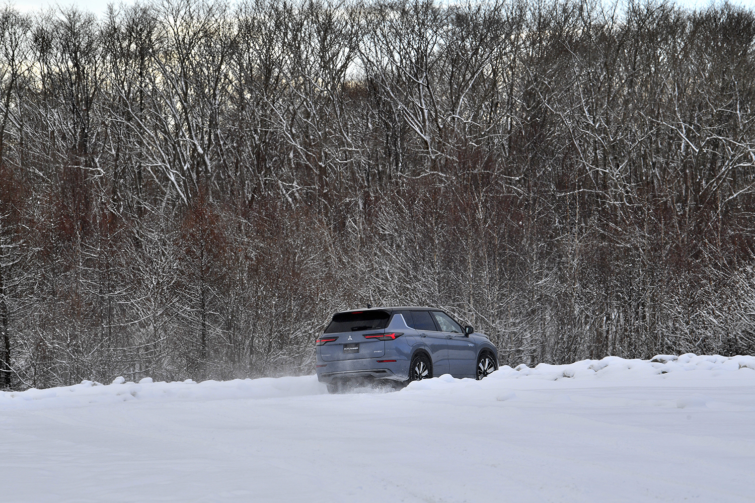 モータージャーナリストの中谷明彦がアウトランダーPHEV&トライトンに雪上試乗 〜 画像14