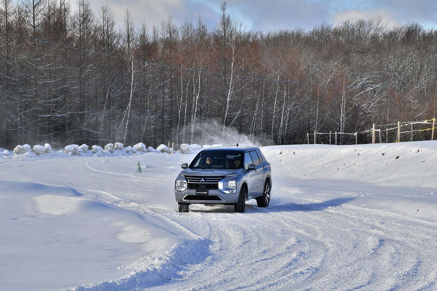 モータージャーナリストの中谷明彦がアウトランダーPHEV&トライトンに雪上試乗 〜 画像21